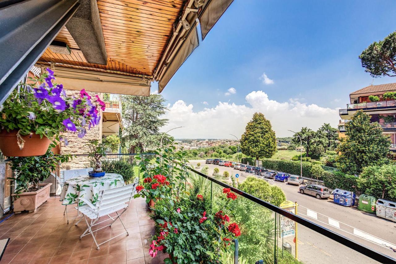 Terrazza Piccolomini: Elegant Apartment Stunning View Over Rome/St Peter'S Dome Bagian luar foto