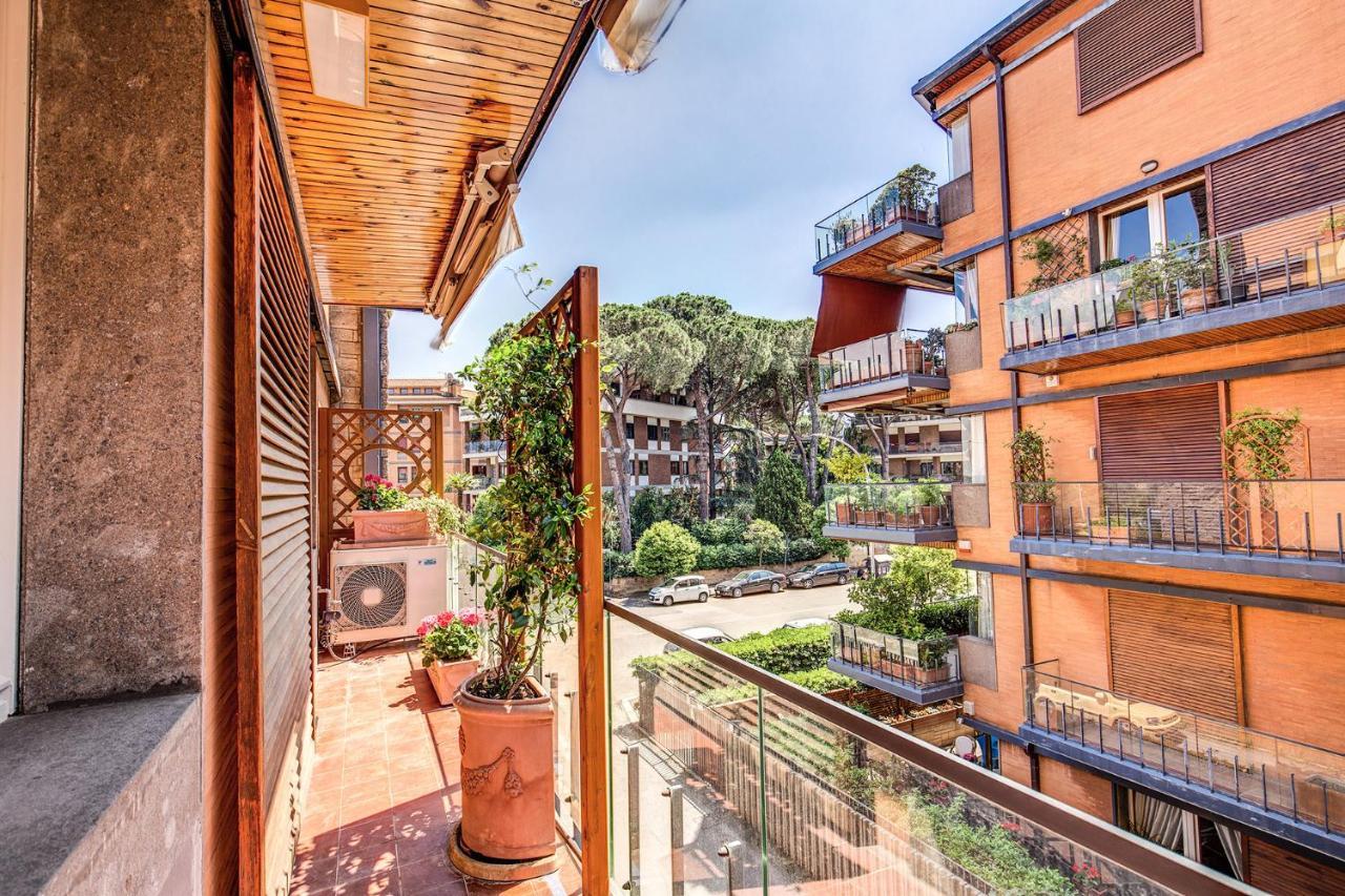 Terrazza Piccolomini: Elegant Apartment Stunning View Over Rome/St Peter'S Dome Bagian luar foto