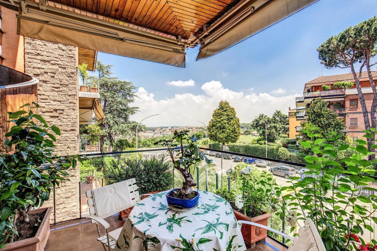 Terrazza Piccolomini: Elegant Apartment Stunning View Over Rome/St Peter'S Dome Bagian luar foto