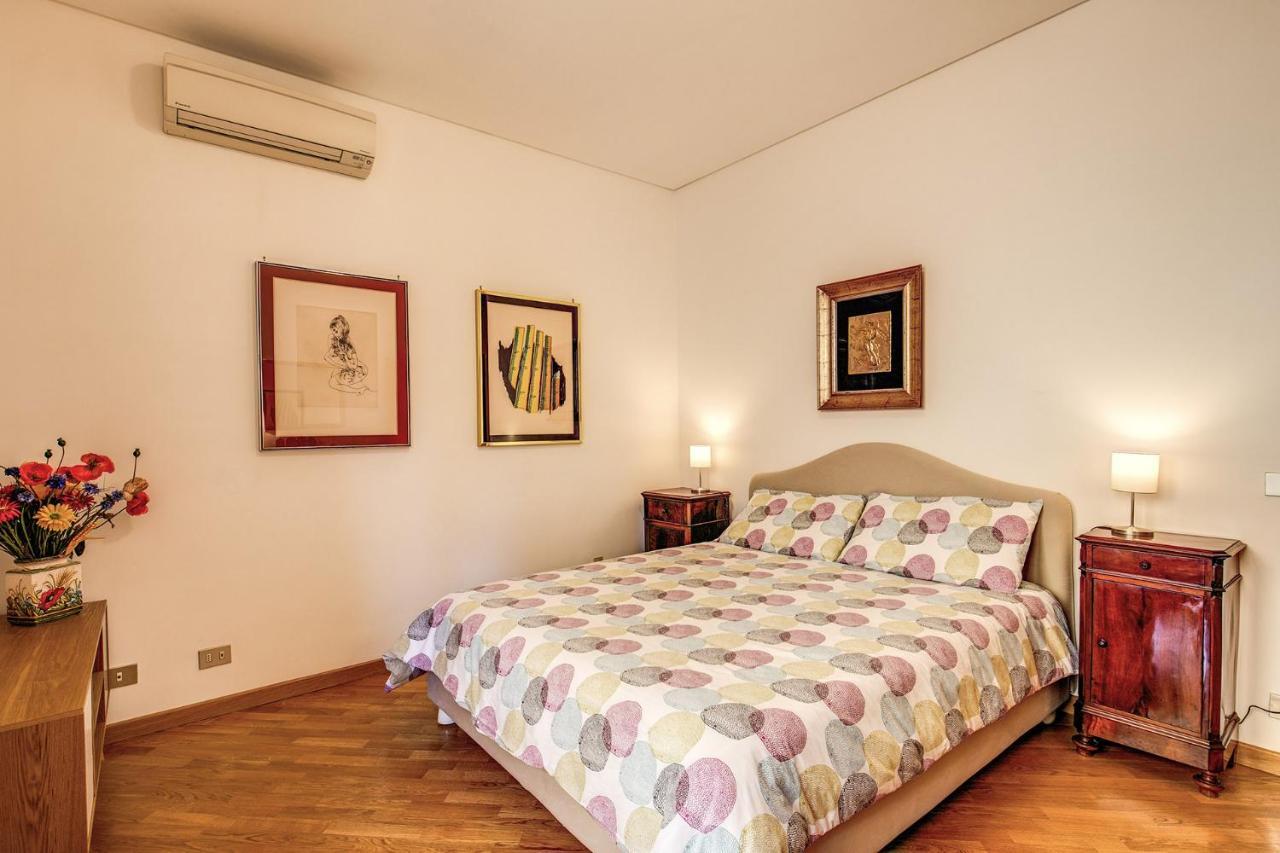 Terrazza Piccolomini: Elegant Apartment Stunning View Over Rome/St Peter'S Dome Bagian luar foto