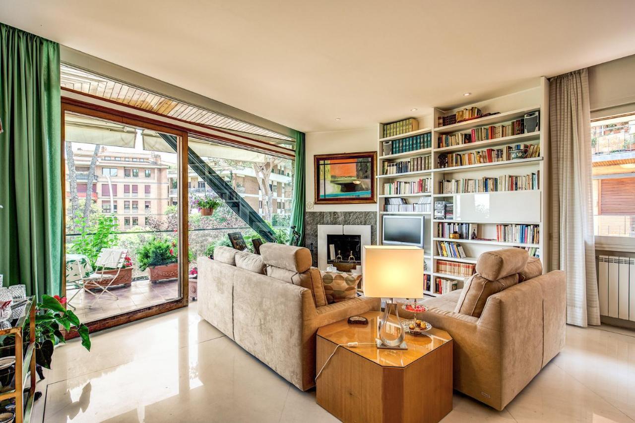 Terrazza Piccolomini: Elegant Apartment Stunning View Over Rome/St Peter'S Dome Bagian luar foto