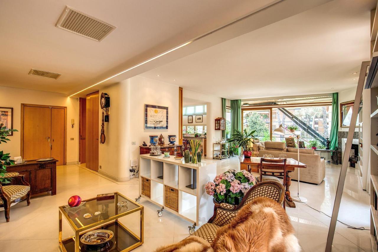 Terrazza Piccolomini: Elegant Apartment Stunning View Over Rome/St Peter'S Dome Bagian luar foto