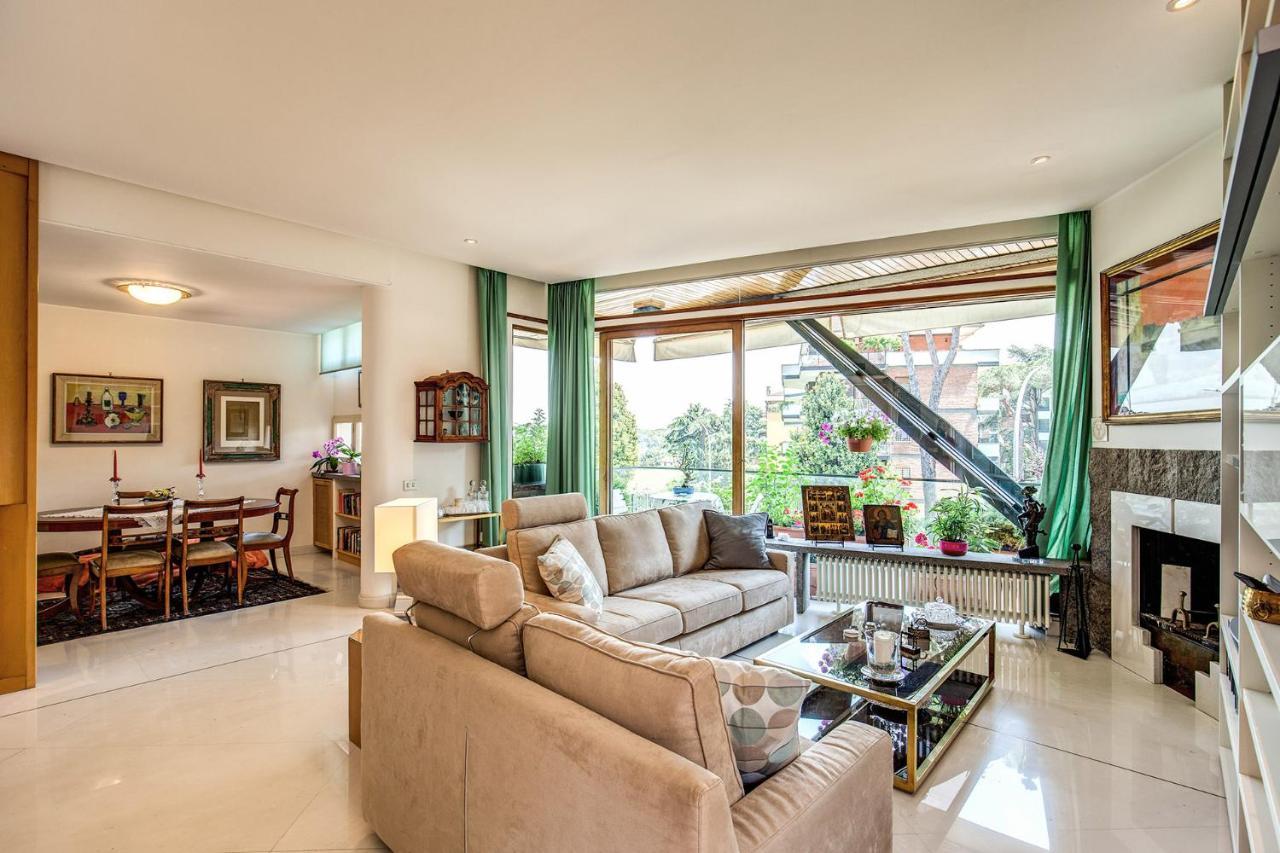 Terrazza Piccolomini: Elegant Apartment Stunning View Over Rome/St Peter'S Dome Bagian luar foto