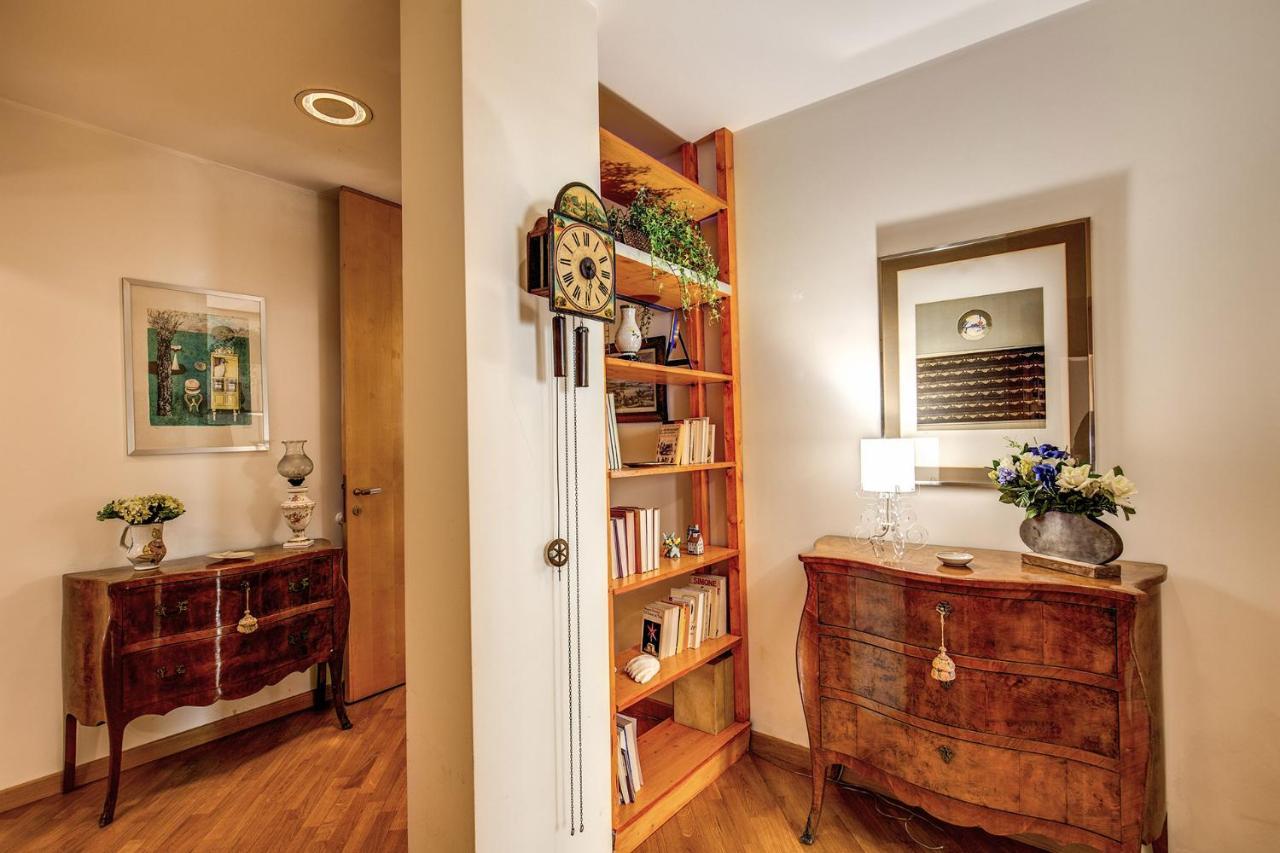 Terrazza Piccolomini: Elegant Apartment Stunning View Over Rome/St Peter'S Dome Bagian luar foto