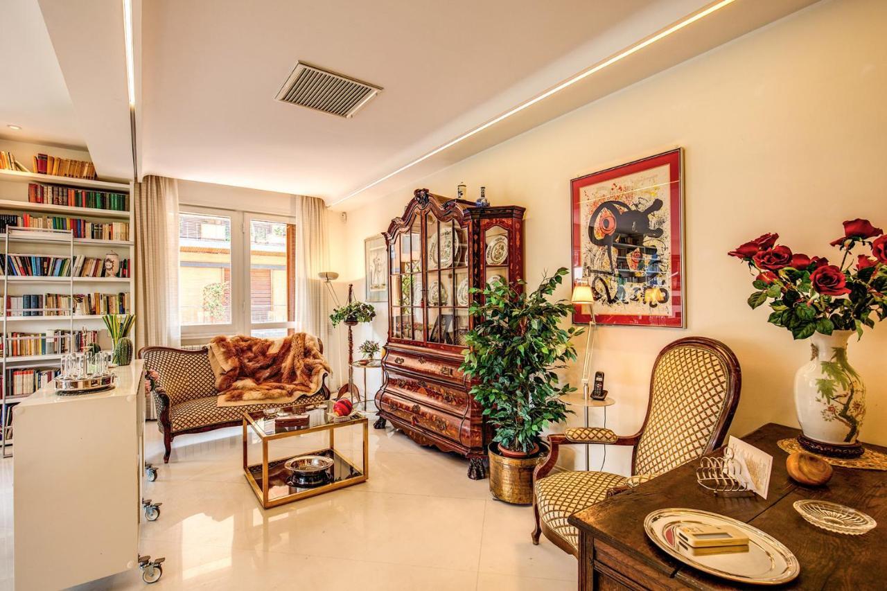 Terrazza Piccolomini: Elegant Apartment Stunning View Over Rome/St Peter'S Dome Bagian luar foto