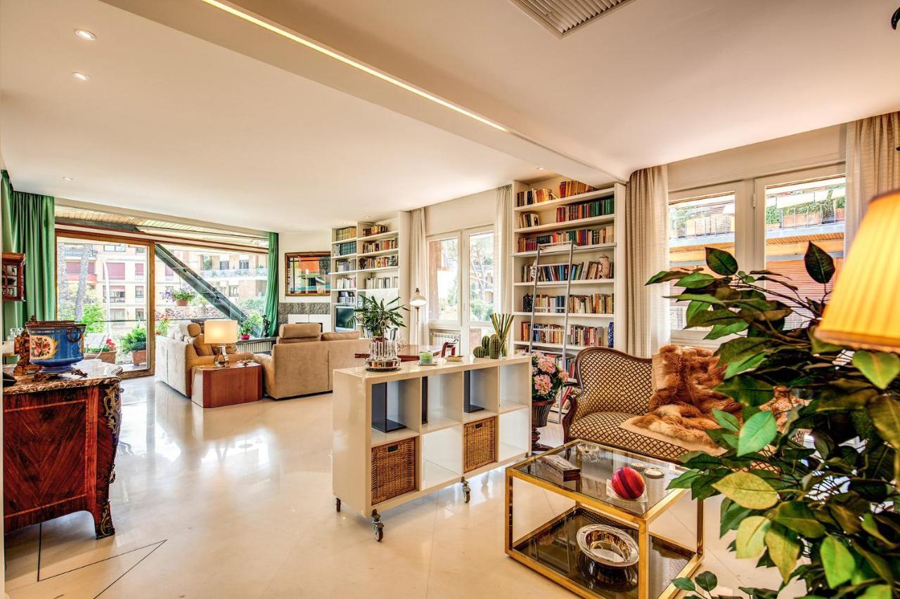 Terrazza Piccolomini: Elegant Apartment Stunning View Over Rome/St Peter'S Dome Bagian luar foto