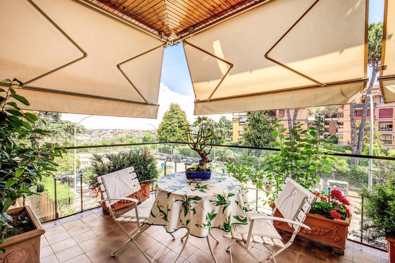 Terrazza Piccolomini: Elegant Apartment Stunning View Over Rome/St Peter'S Dome Bagian luar foto