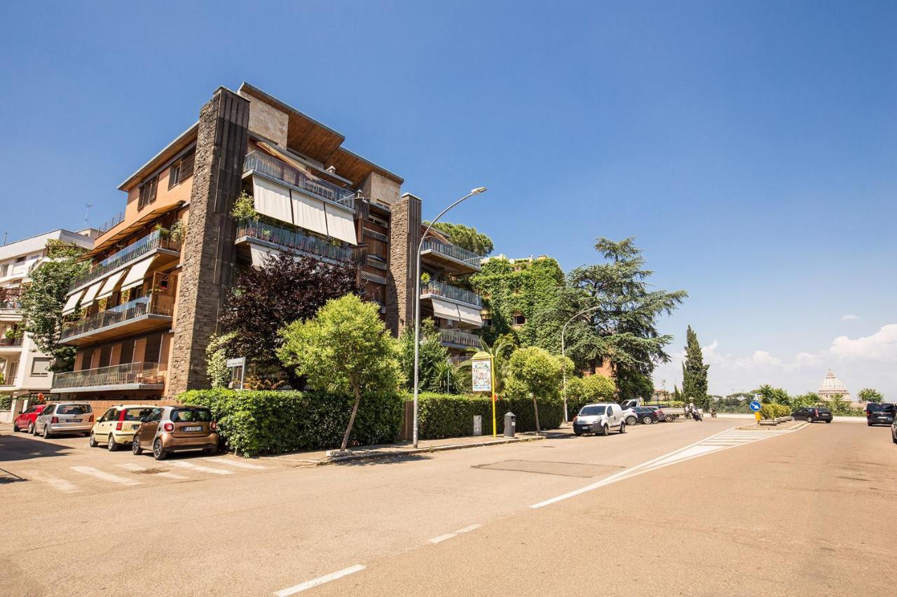 Terrazza Piccolomini: Elegant Apartment Stunning View Over Rome/St Peter'S Dome Bagian luar foto