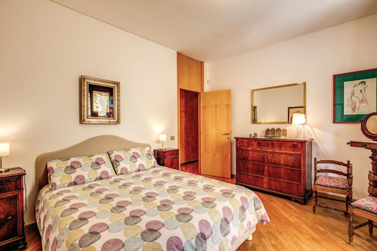 Terrazza Piccolomini: Elegant Apartment Stunning View Over Rome/St Peter'S Dome Bagian luar foto