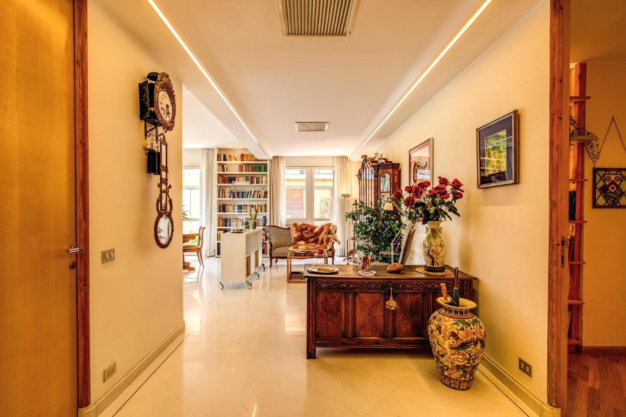 Terrazza Piccolomini: Elegant Apartment Stunning View Over Rome/St Peter'S Dome Bagian luar foto