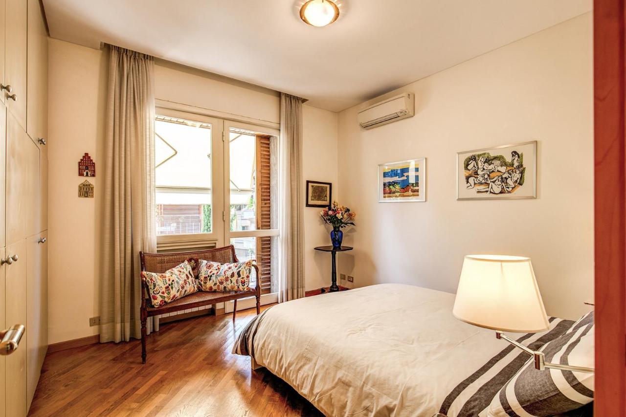 Terrazza Piccolomini: Elegant Apartment Stunning View Over Rome/St Peter'S Dome Bagian luar foto