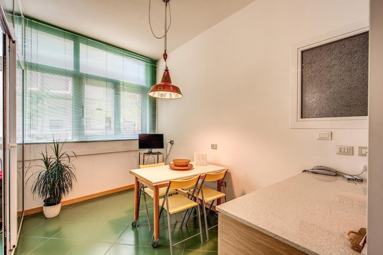 Terrazza Piccolomini: Elegant Apartment Stunning View Over Rome/St Peter'S Dome Bagian luar foto