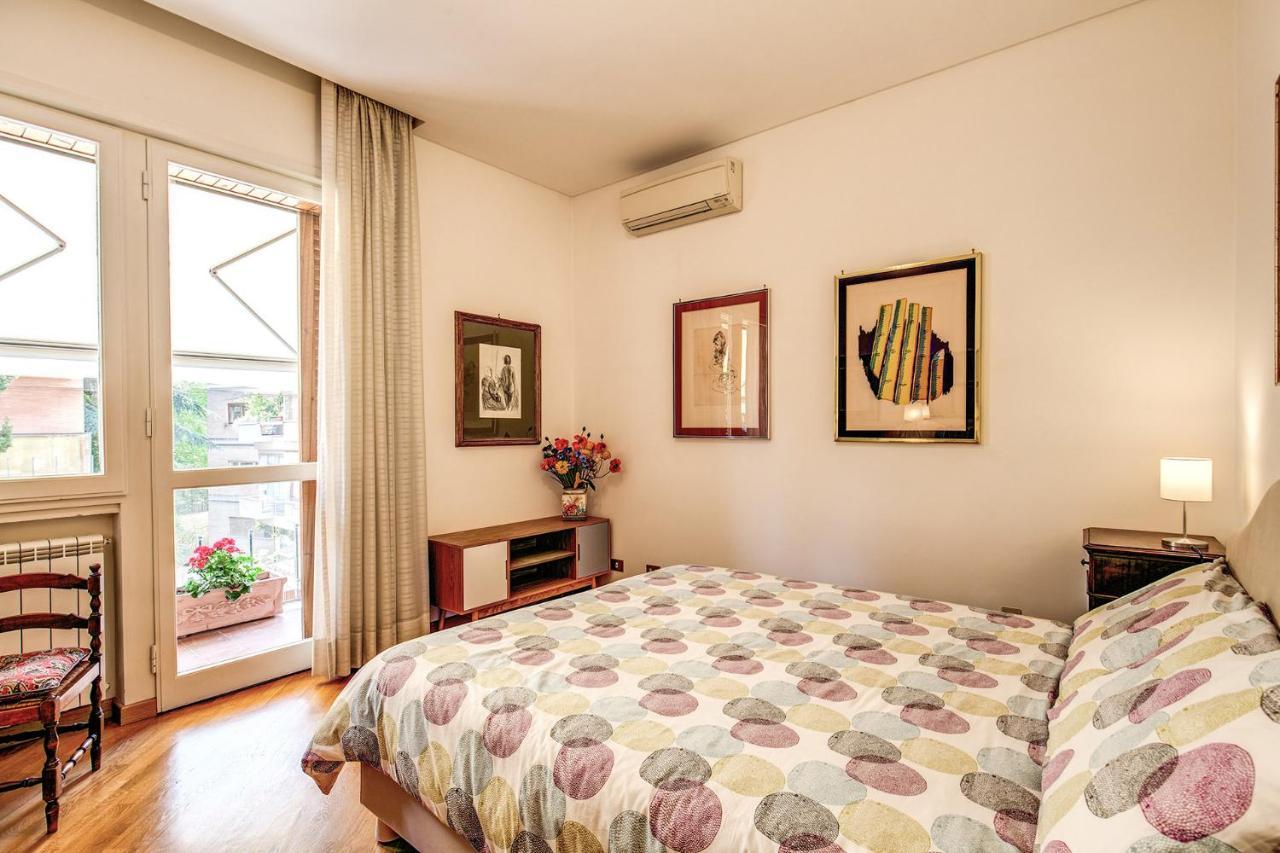 Terrazza Piccolomini: Elegant Apartment Stunning View Over Rome/St Peter'S Dome Bagian luar foto